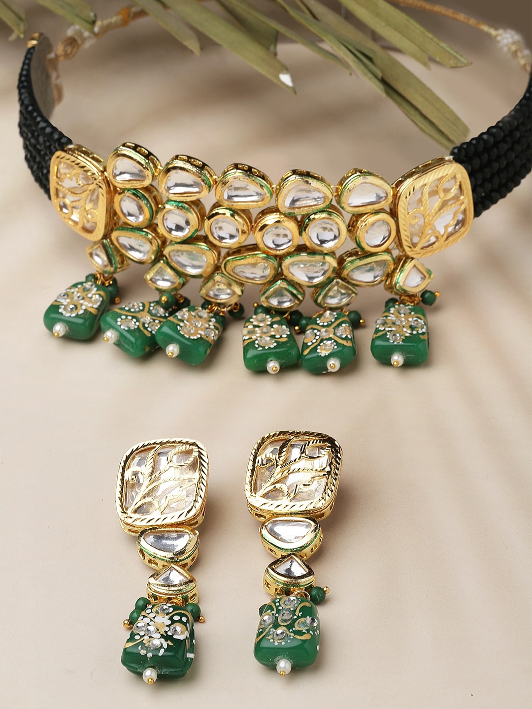 

KARATCART Gold-Plated Tumble & Polki Kundan Studded Jewellery Set