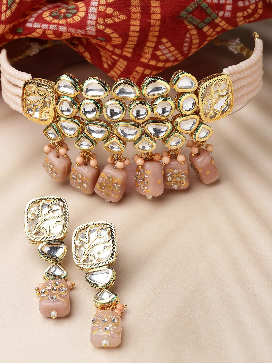 

KARATCART Gold-Plated Kundan-Studded & Beaded Jewellery Set, Peach