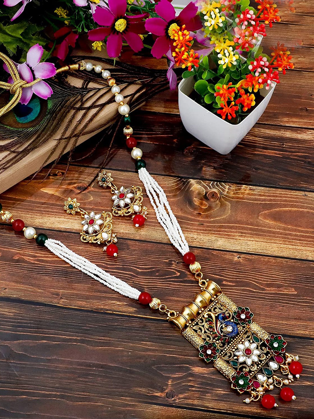 

MANSIYAORANGE Gold-Plated Stone-Studded & Beaded Necklace & Earrings