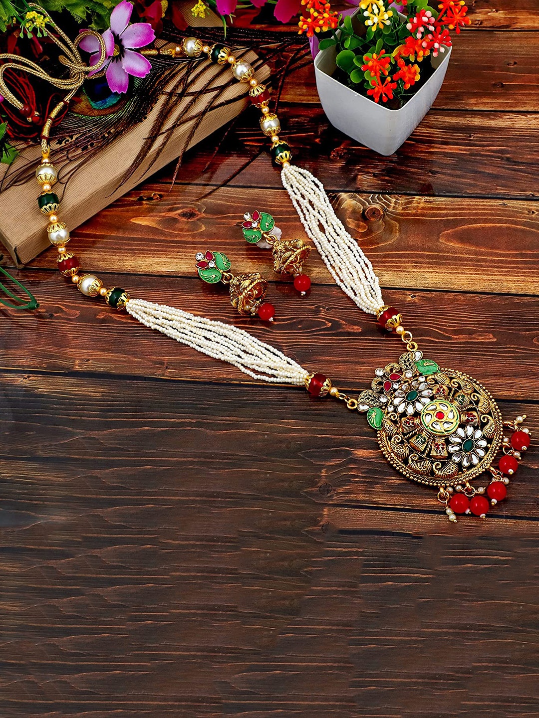 

MANSIYAORANGE Gold-Plated Kundan-Studded & Beaded Necklace & Earrings