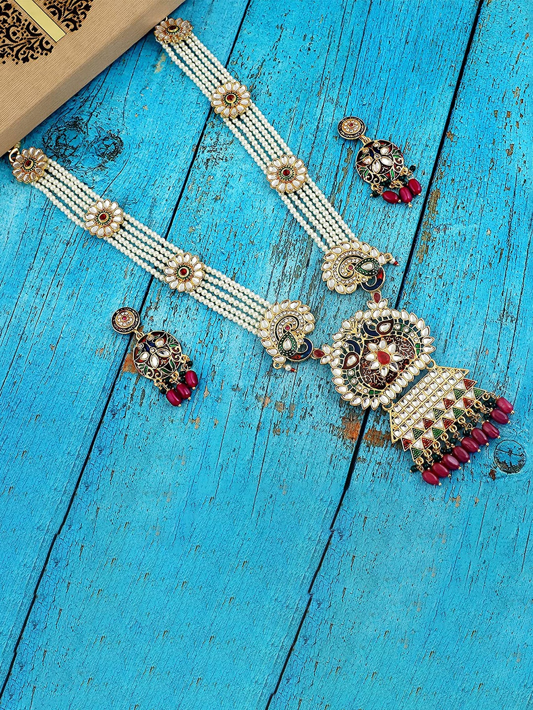 

MANSIYAORANGE Gold-Plated Kundan-Studded & Beaded Necklace & Earrings