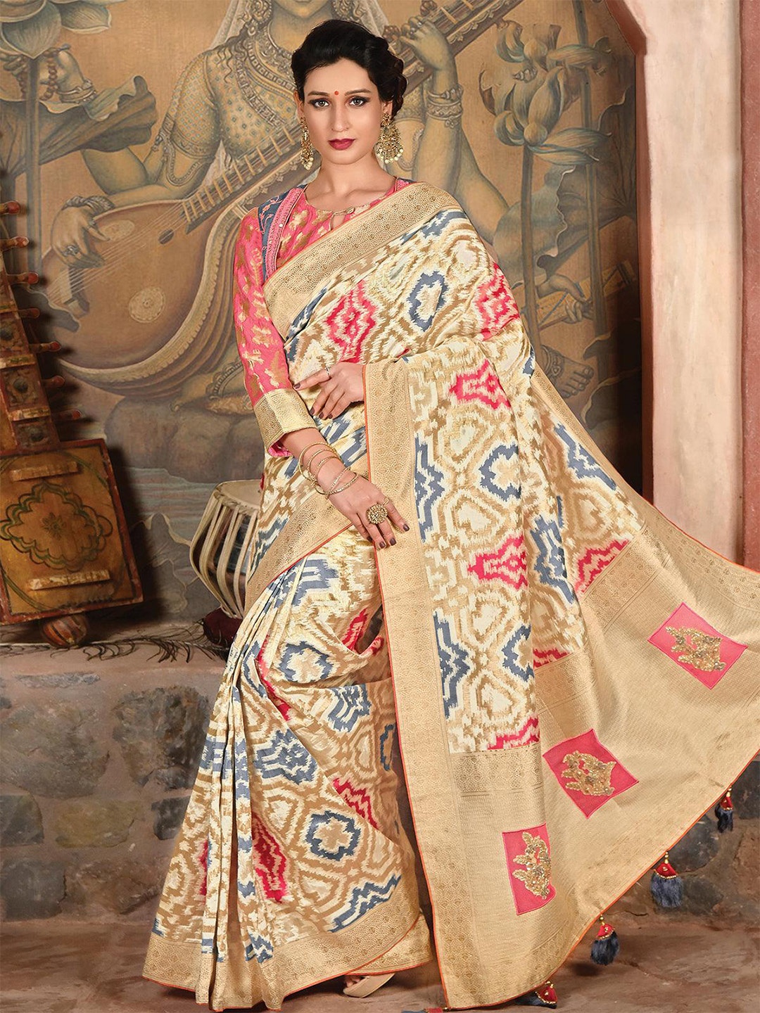 

ODETTE Geometric Silk Blend Zari Saree With Blouse Piece, Cream
