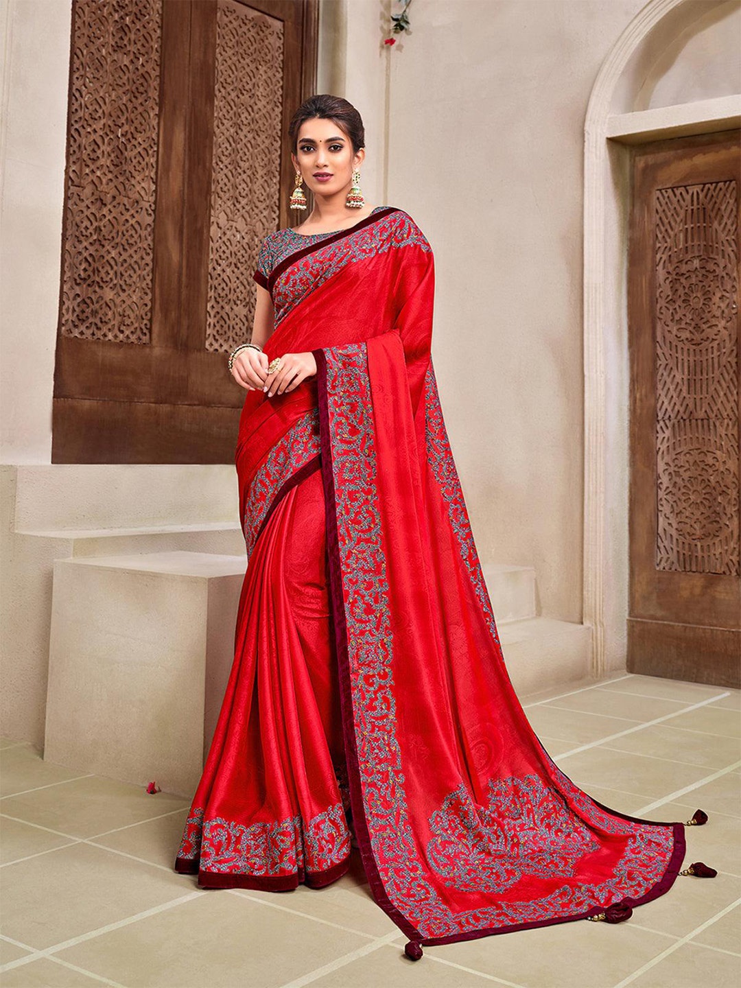 

ODETTE Ethnic Motifs Silk Blend Saree With Taasle, Red
