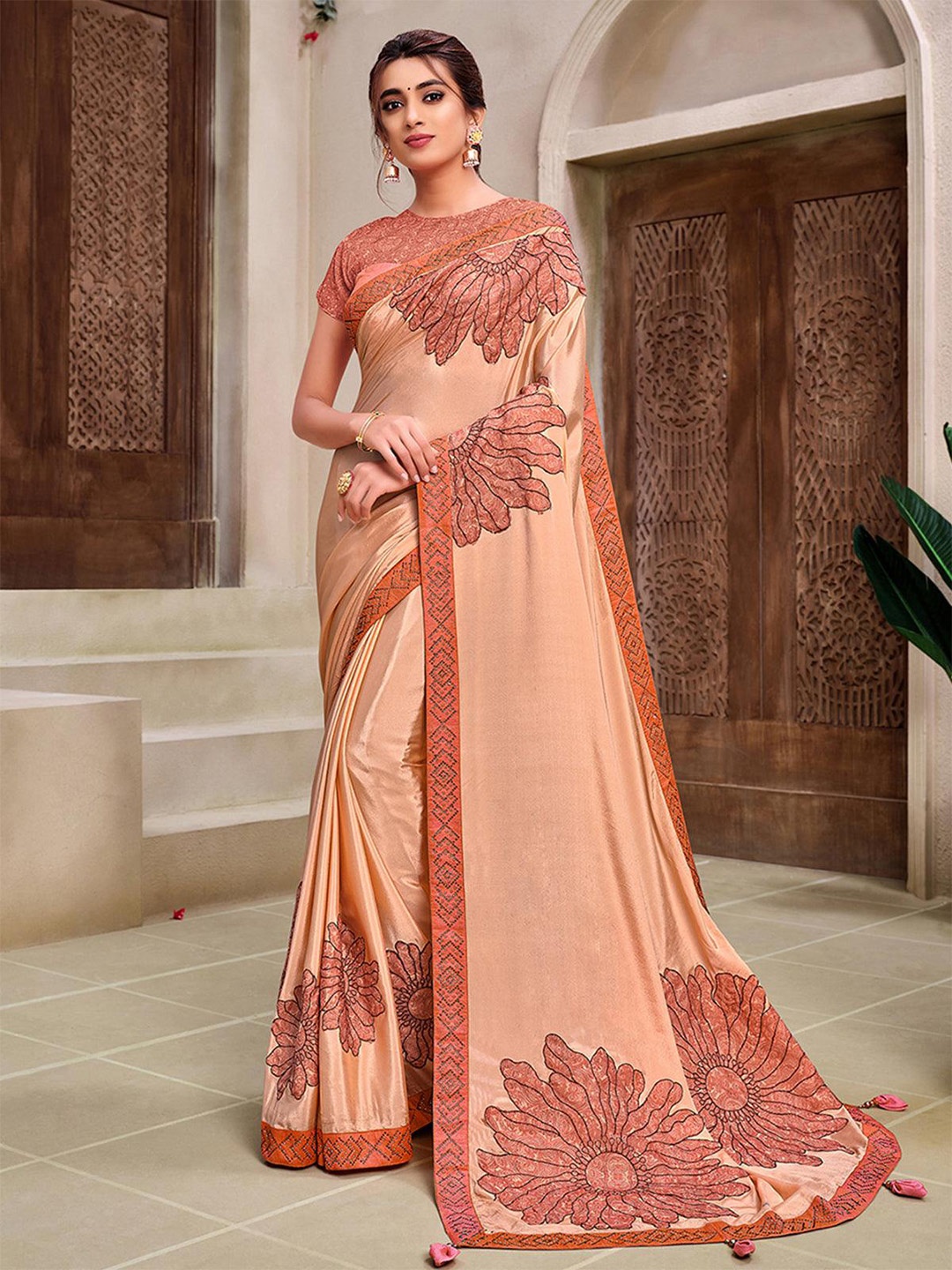 

ODETTE Ethnic Motifs Stones Work Silk Blend Saree With Tassle, Peach