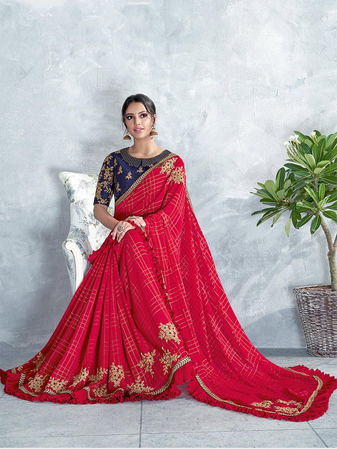 

ODETTE Checked Embroidered Silk Blend Saree With Blouse Piece, Red