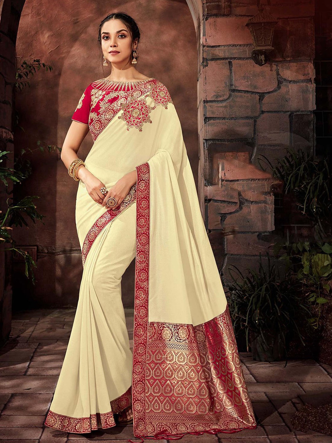 

ODETTE Ethnic Motifs Embroidered Silk Blend Saree, Off white