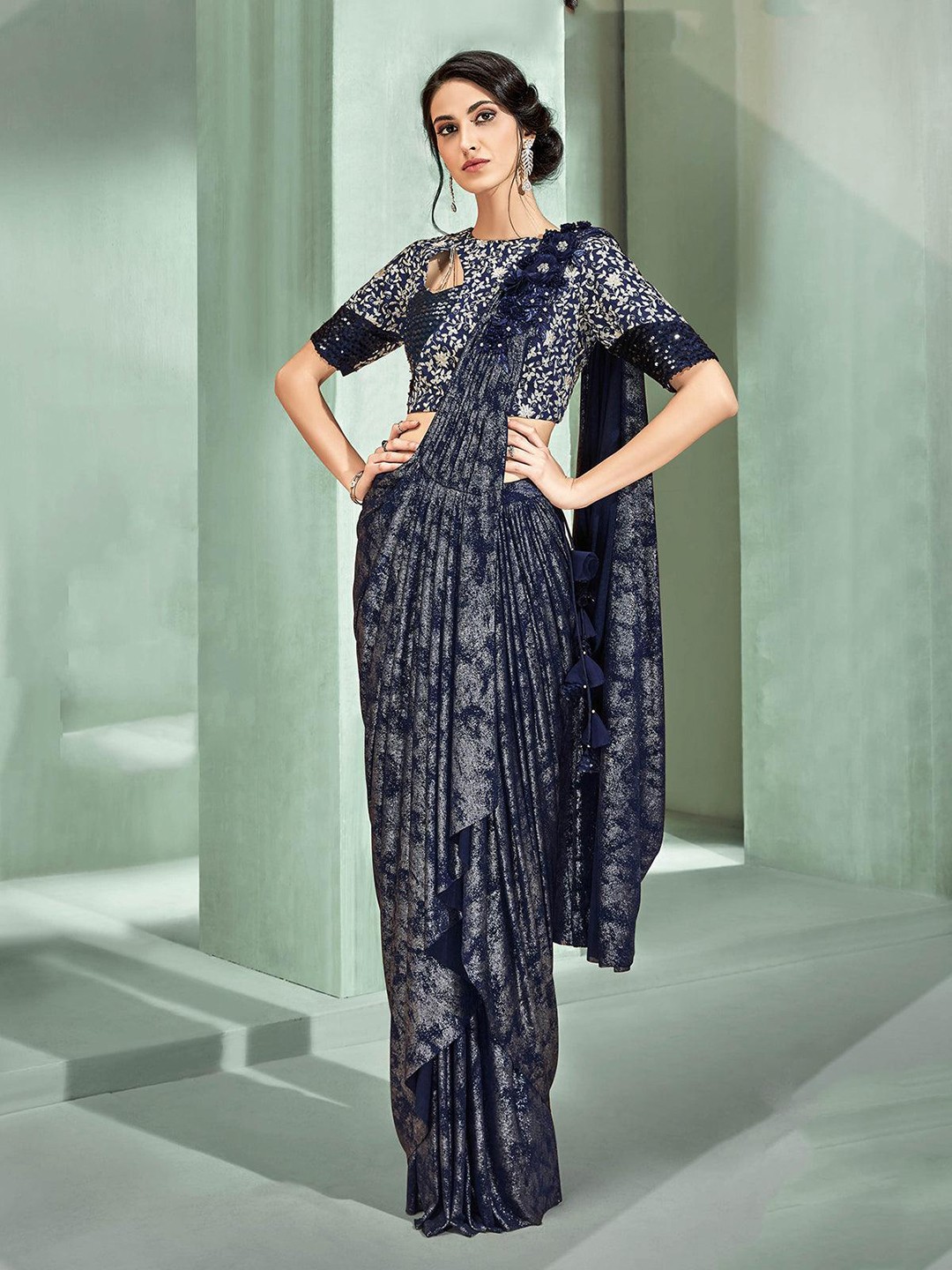 

ODETTE Abstract Printed Ready To Wear Saree, Blue