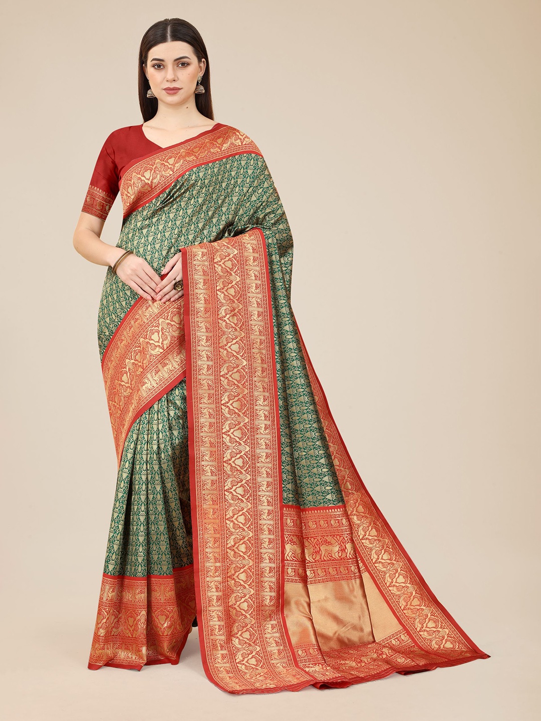 

VAIRAGEE Ethnic Motif Woven Design Zari Saree, Green