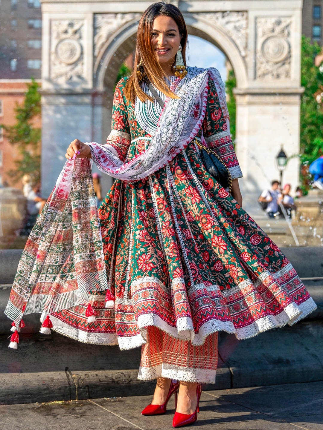 

EverBloom Printed Panelled Thread Work Pure Cotton Kurta with Palazzos & Dupatta, Teal