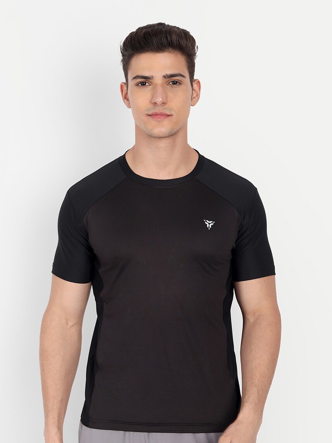 

deb Aerate Pro Sports Slim Fit T-shirt with Ventilated Fabric, Black