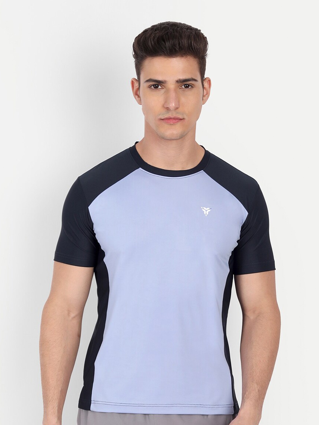 

Aerate Pro Sports Slim Fit T-shirt with Ventilated Fabric, Navy blue