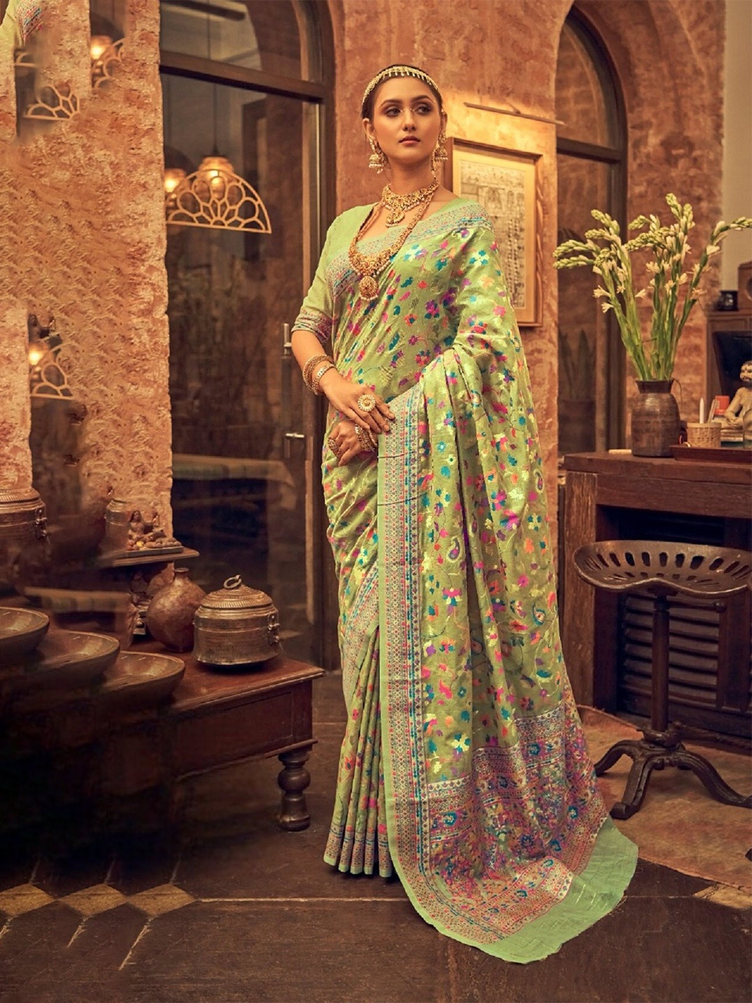 

Mitera Floral Silk Blend Zari Saree With Blouse Piece, Green