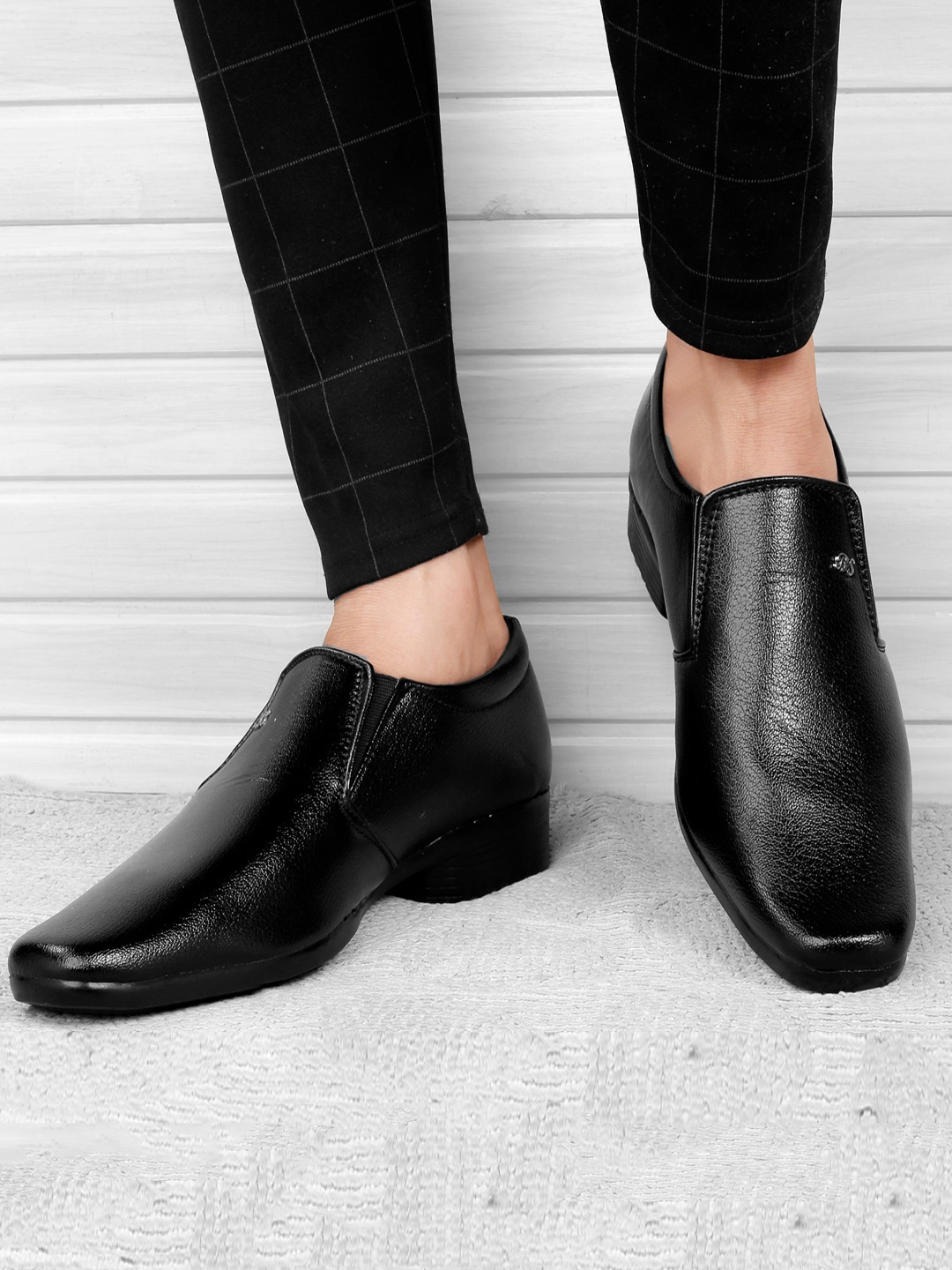 

Bxxy Men Round Toe Formal Slip-On Shoes, Black
