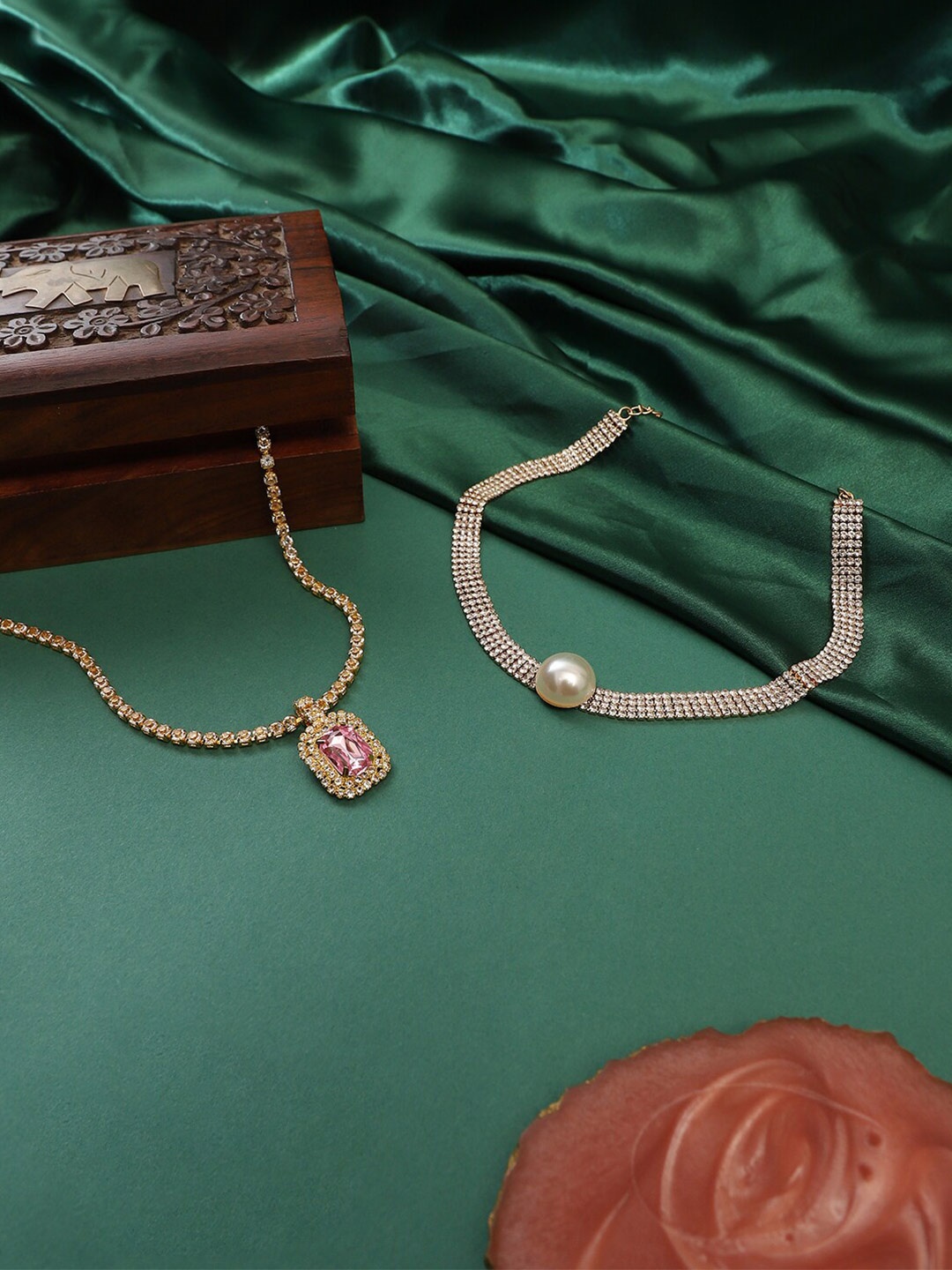 

SOHI Set Of 2 Gold-Plated Necklace