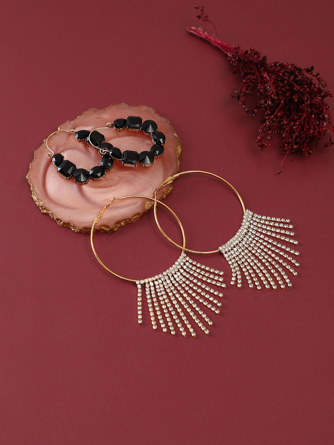 

SOHI Set Of 2 Gold-Plated Contemporary Hoop Earrings