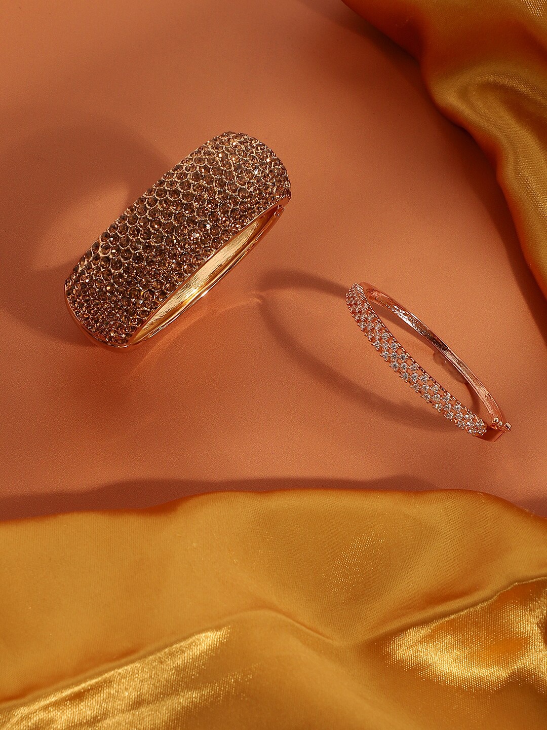 

SOHI Set Of 2 Gold-Plated Bangle-Style Bracelets