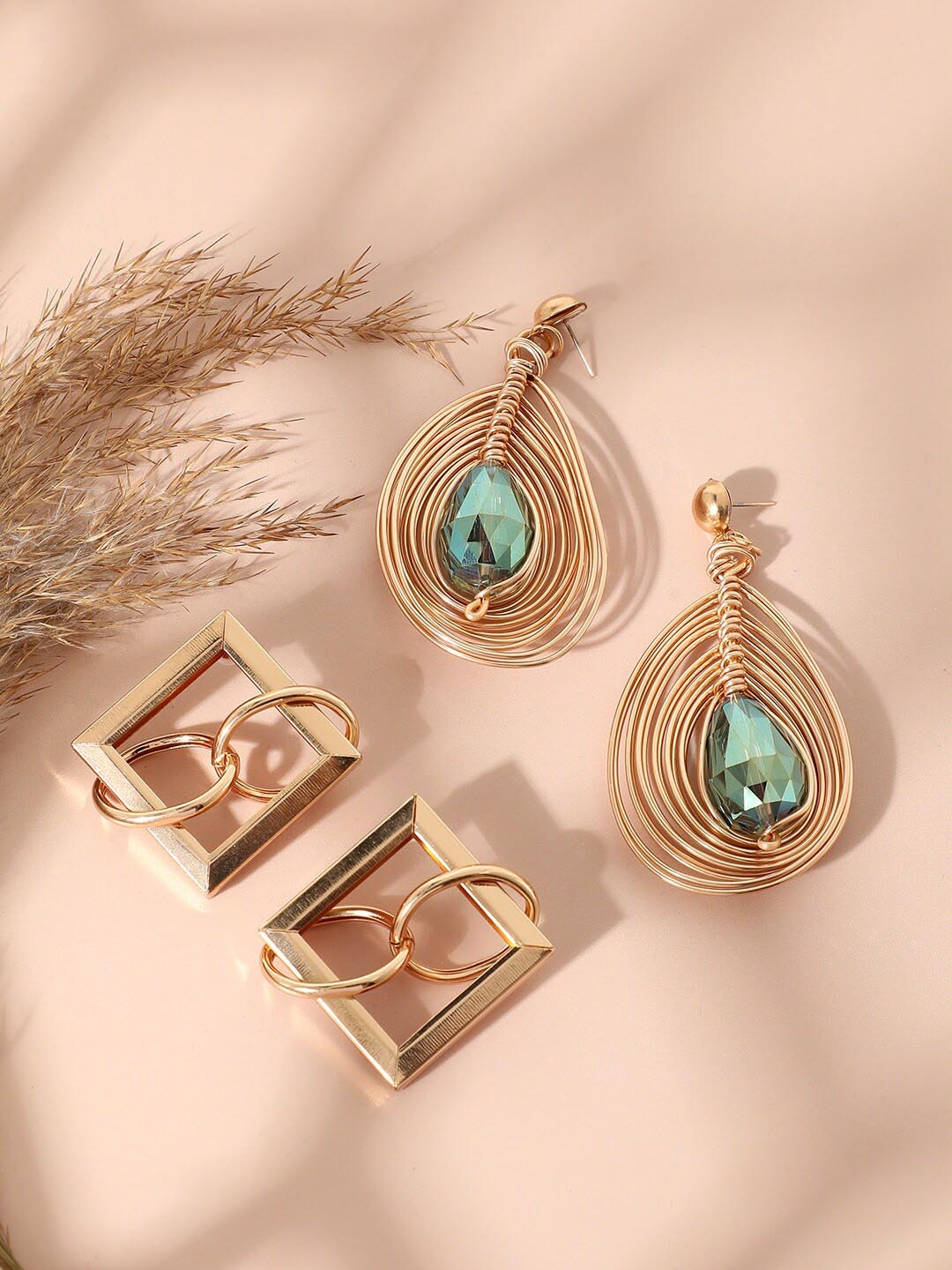 

SOHI Set Of 2 Gold-Plated Contemporary Drop Earrings