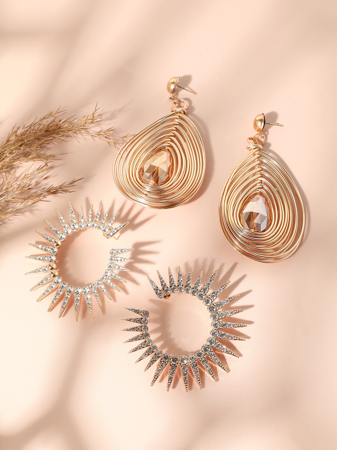 

SOHI 2Pcs Gold-Plated Contemporary Drop Earrings