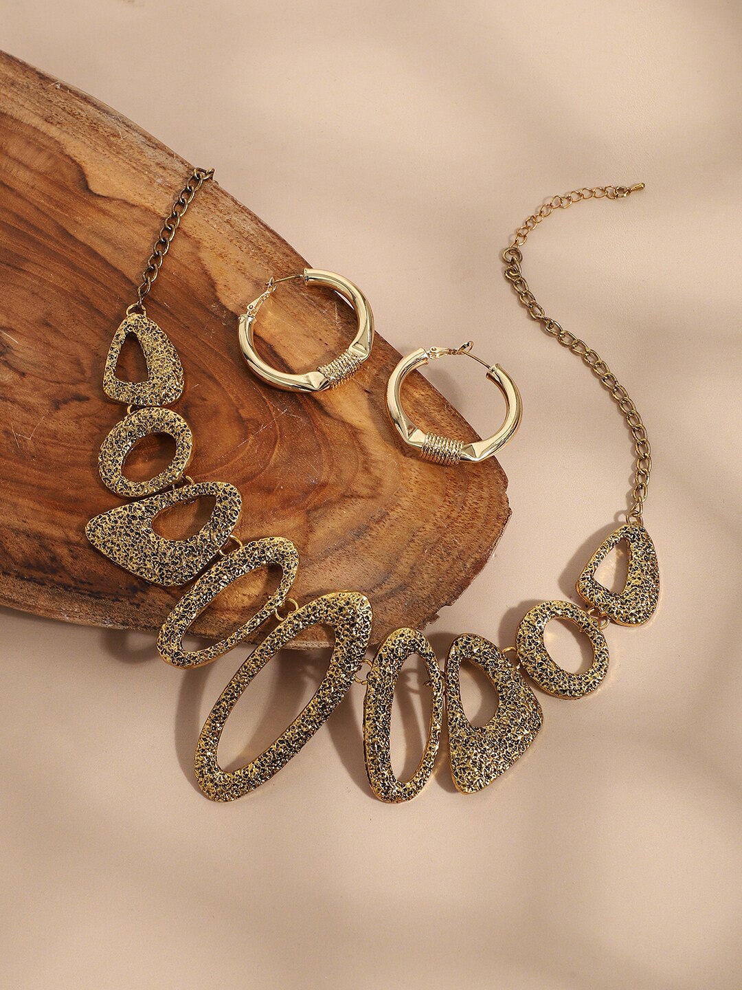 

SOHI Gold-Plated Contemporary Jewellery Set