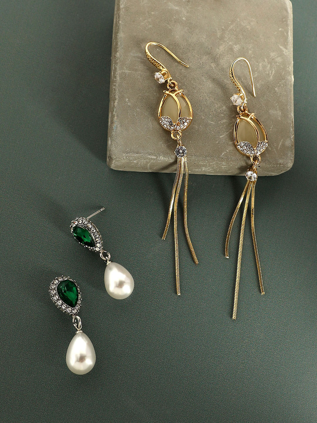 

SOHI Set of 2 Gold-Plated & Silver-Plated Contemporary Drop Earrings