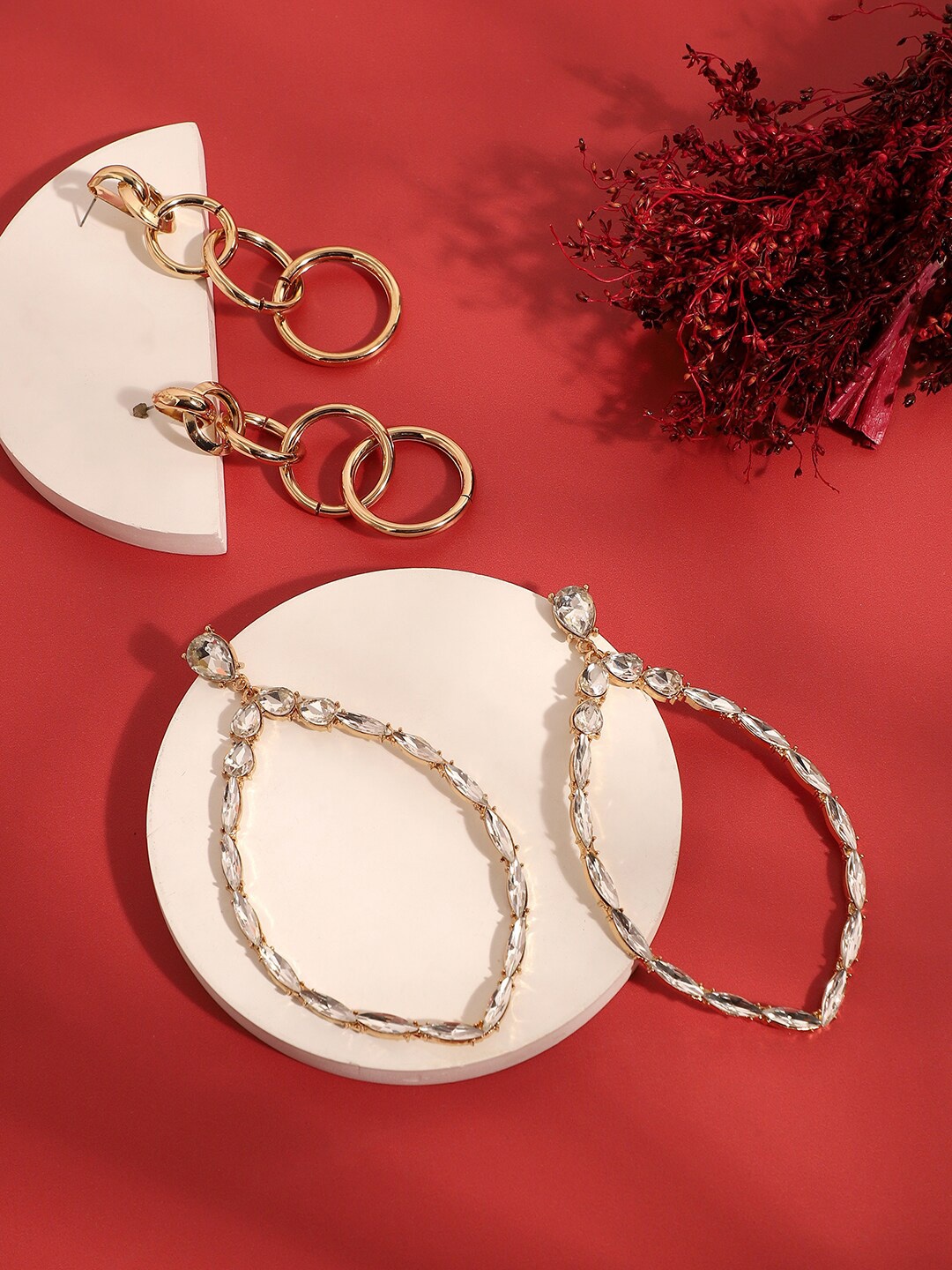 

SOHI Set of 2 Gold-Plated Contemporary Drop Earrings