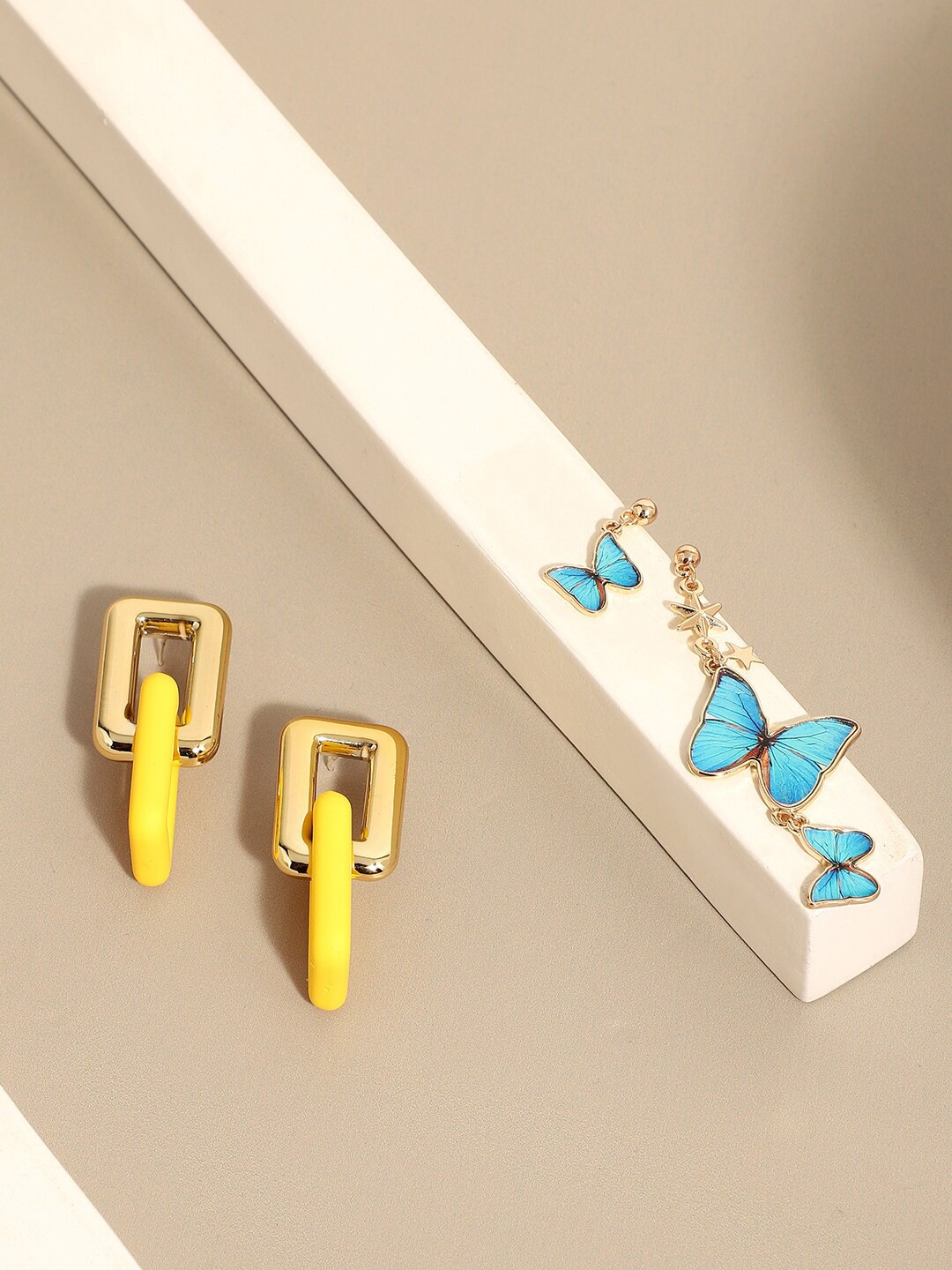 

SOHI Set Of 2 Gold-Plated Contemporary Drop & Stud Earrings