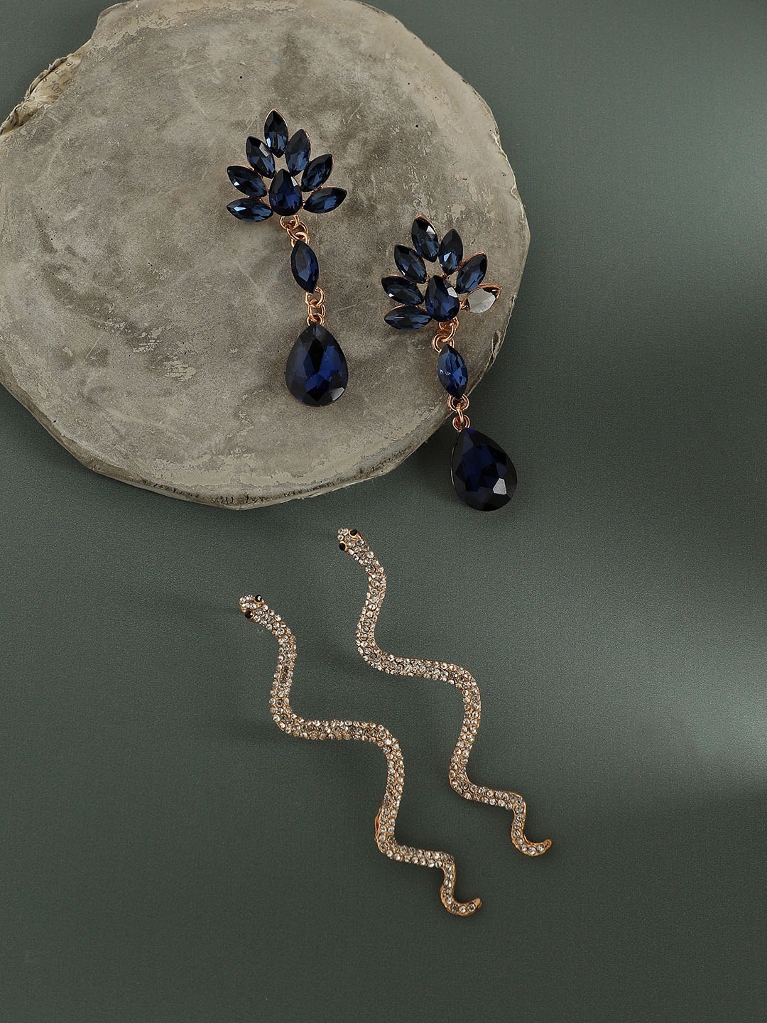 

SOHI Set Of 2 Gold-Plated Contemporary Drop Earrings