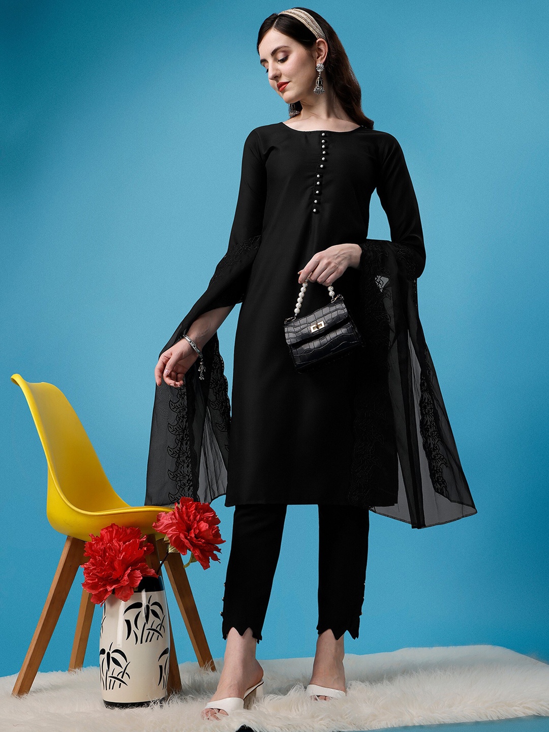 

ASPORA Straight Kurta with Trousers & Dupatta, Black