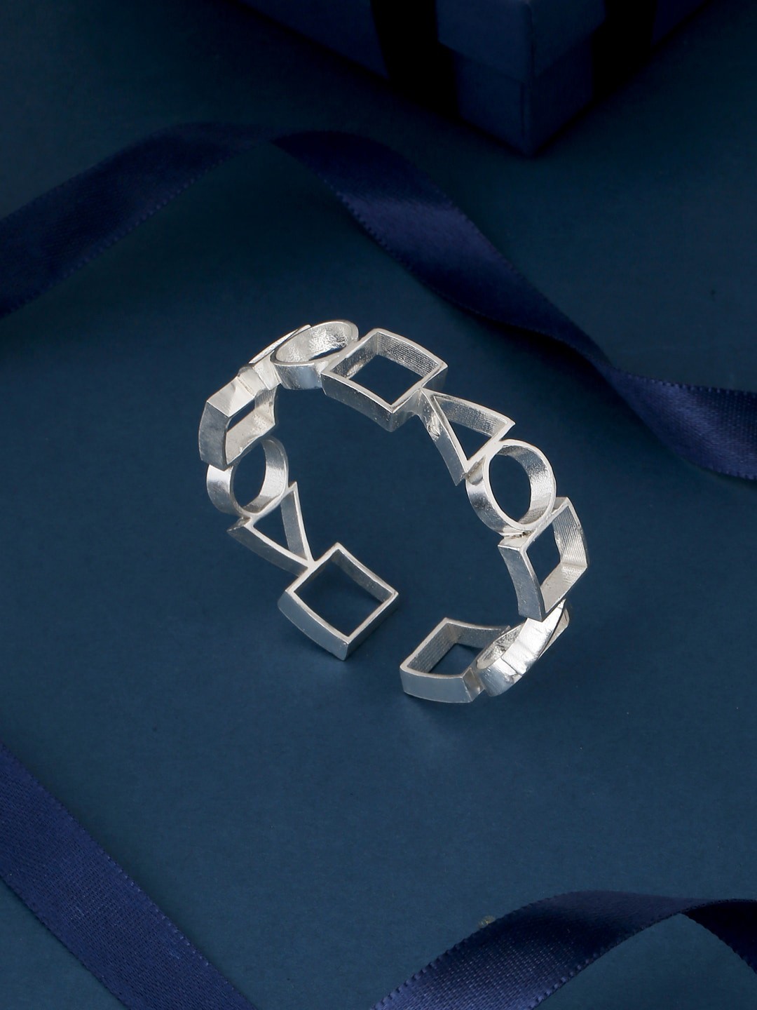 

Mitali Jain Women Silver Plated Cuff Bracelet