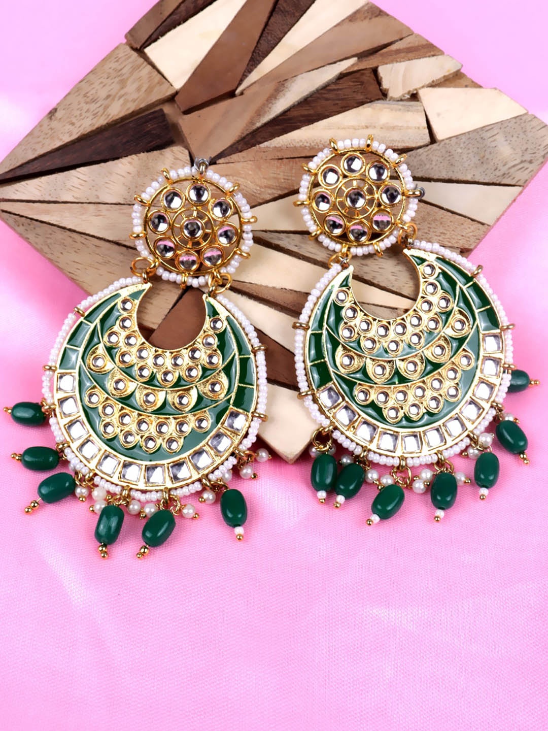 

VAGHBHATT Gold Plated Stone Studded Circular Chandbalis