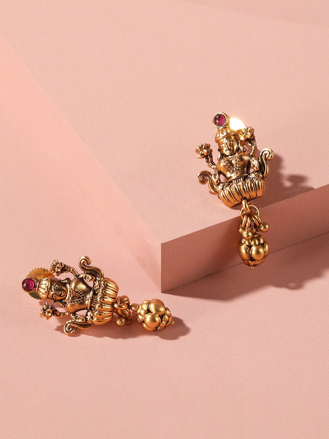 

XPNSV Gold-Plated Contemporary Drop Earrings