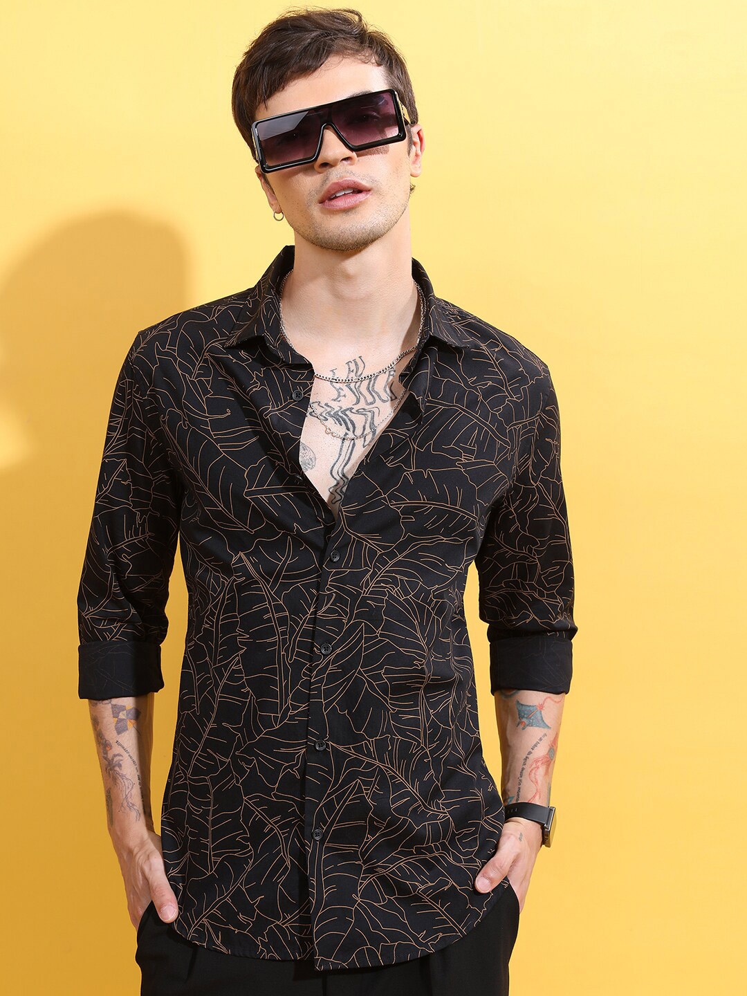 

HIGHLANDER Black & Rust Floral Printed Slim Fit Cotton Casual Shirt