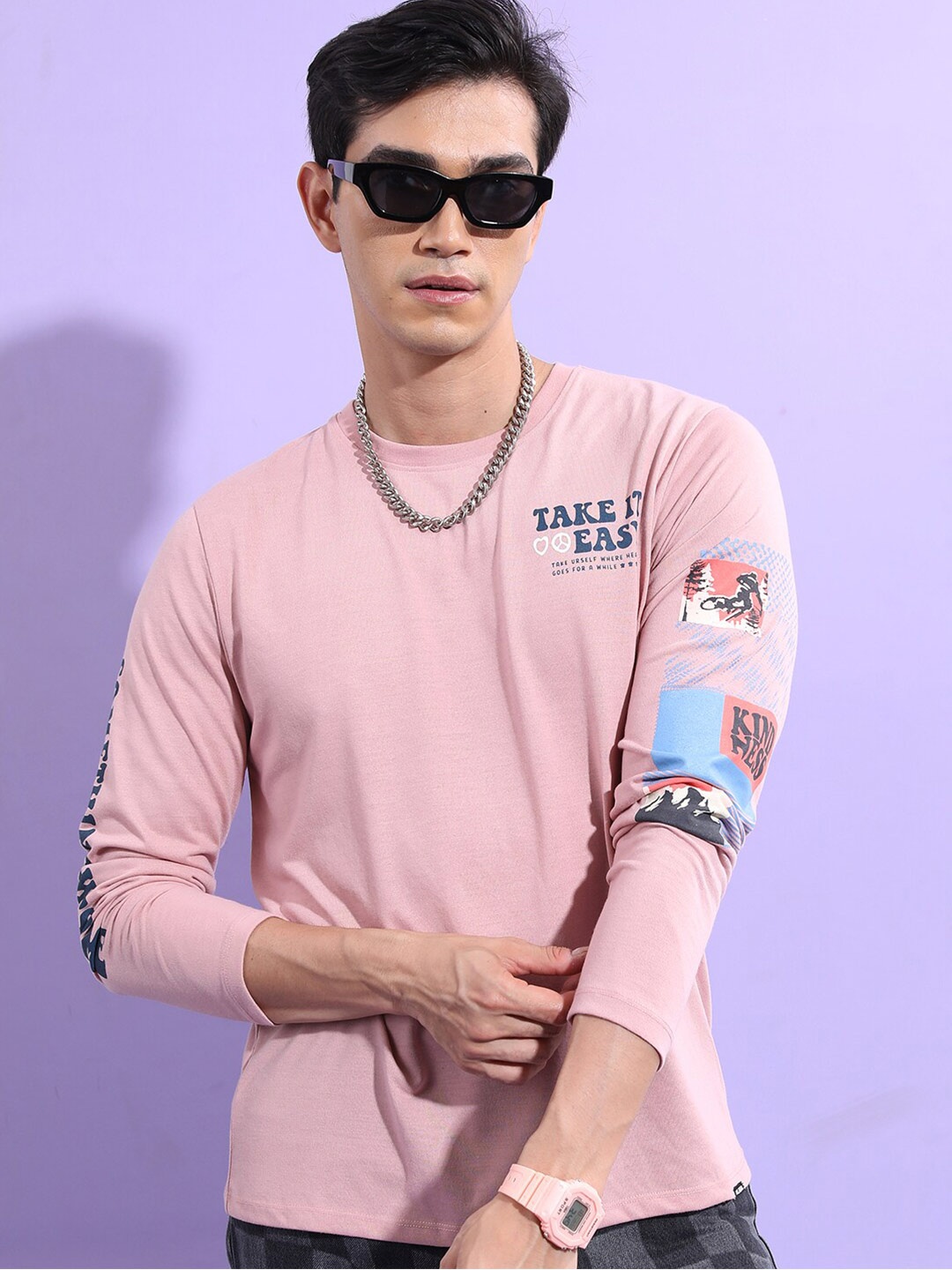 

HIGHLANDER Pink & Blue Typography Printed Relaxed Fit T-shirt