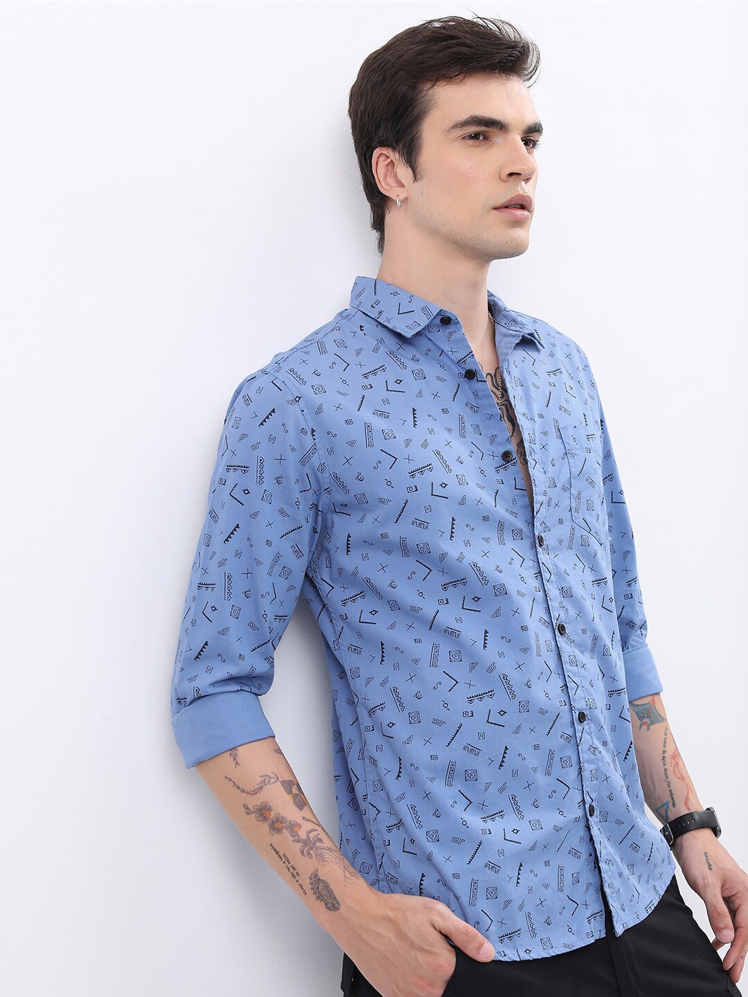 

HIGHLANDER Blue Abstract Printed Slim Fit Cotton Casual Shirt