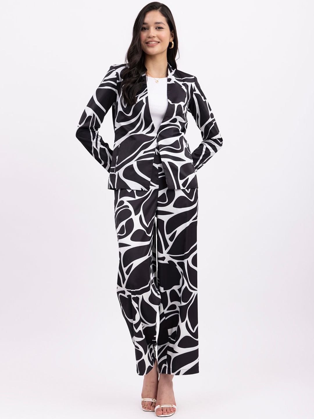 

FableStreet Abstract Printed Long Sleeves Coat With Trousers Co-Ords, Black
