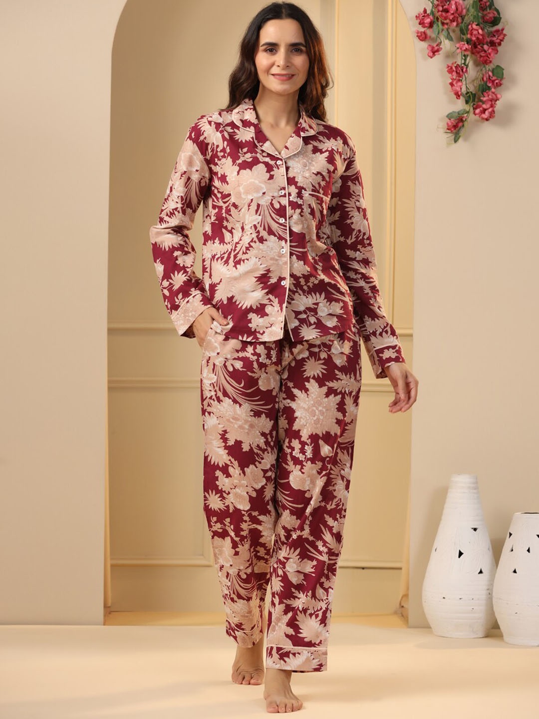 

SANSKRUTIHOMES Maroon & Beige Floral Printed Pure Cotton Night Suit