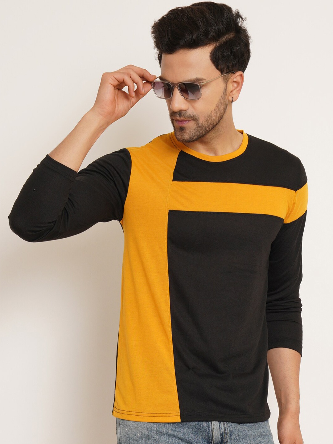

Kushi Flyer Round Neck Colourblocked Cotton T-shirt, Black