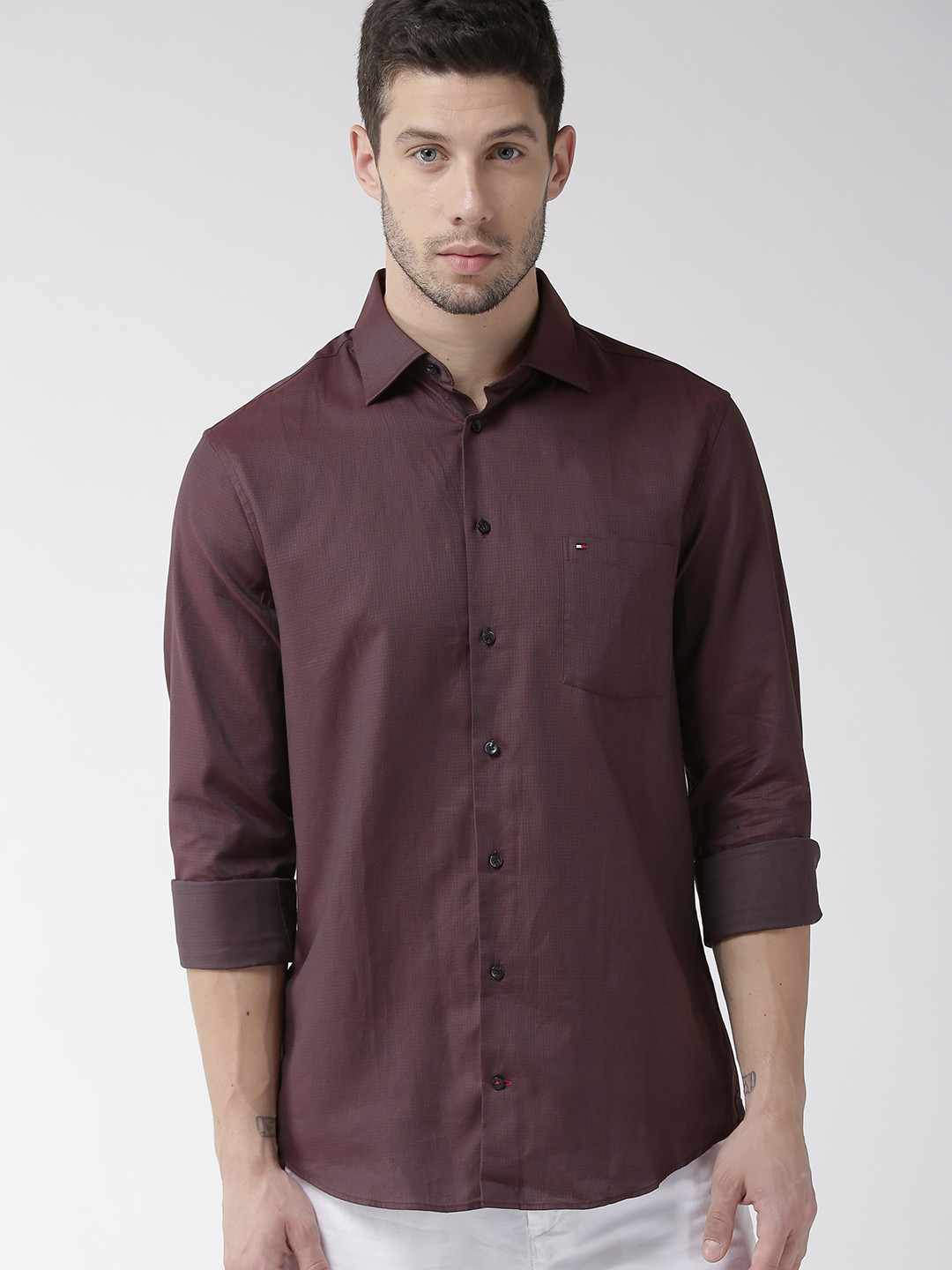 

Tommy Hilfiger Men Maroon Tailored Fit Self Design Casual Shirt
