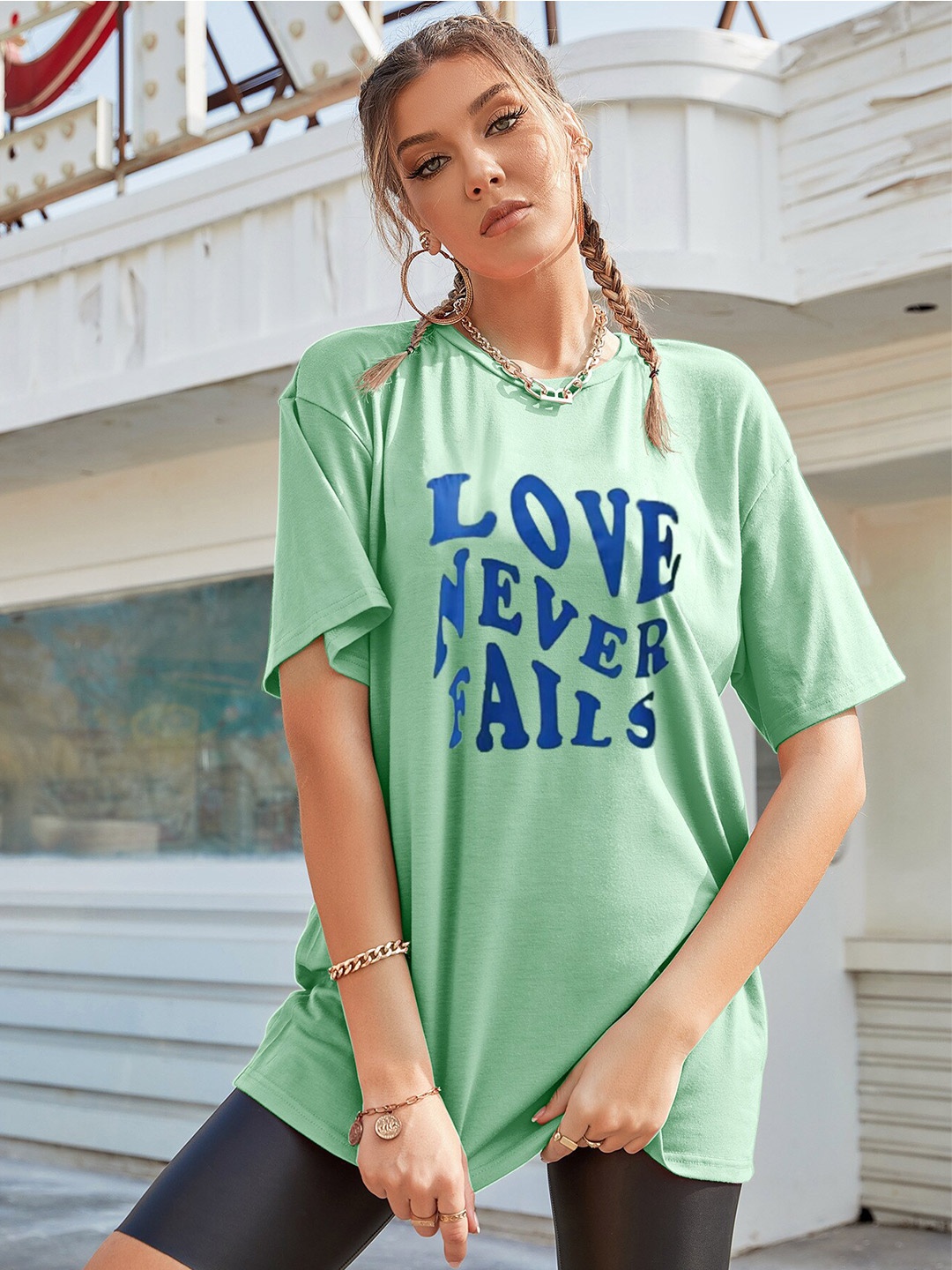 

StyleCast Green Typography Printed Drop-Shoulder Sleeve Oversized T-Shirt