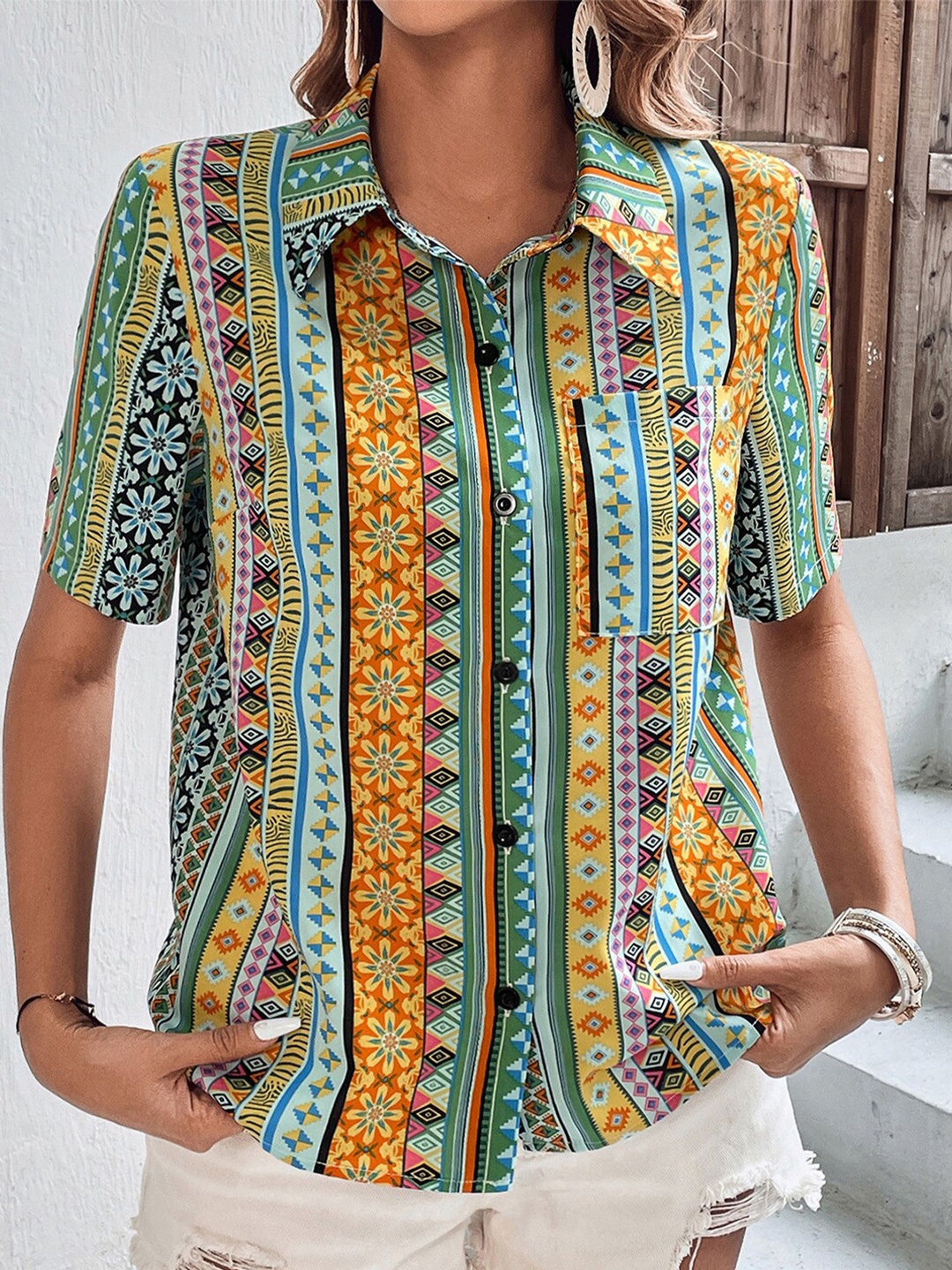 

BoStreet Green Ethnic Motifs Printed Spread Collar Casual Shirt