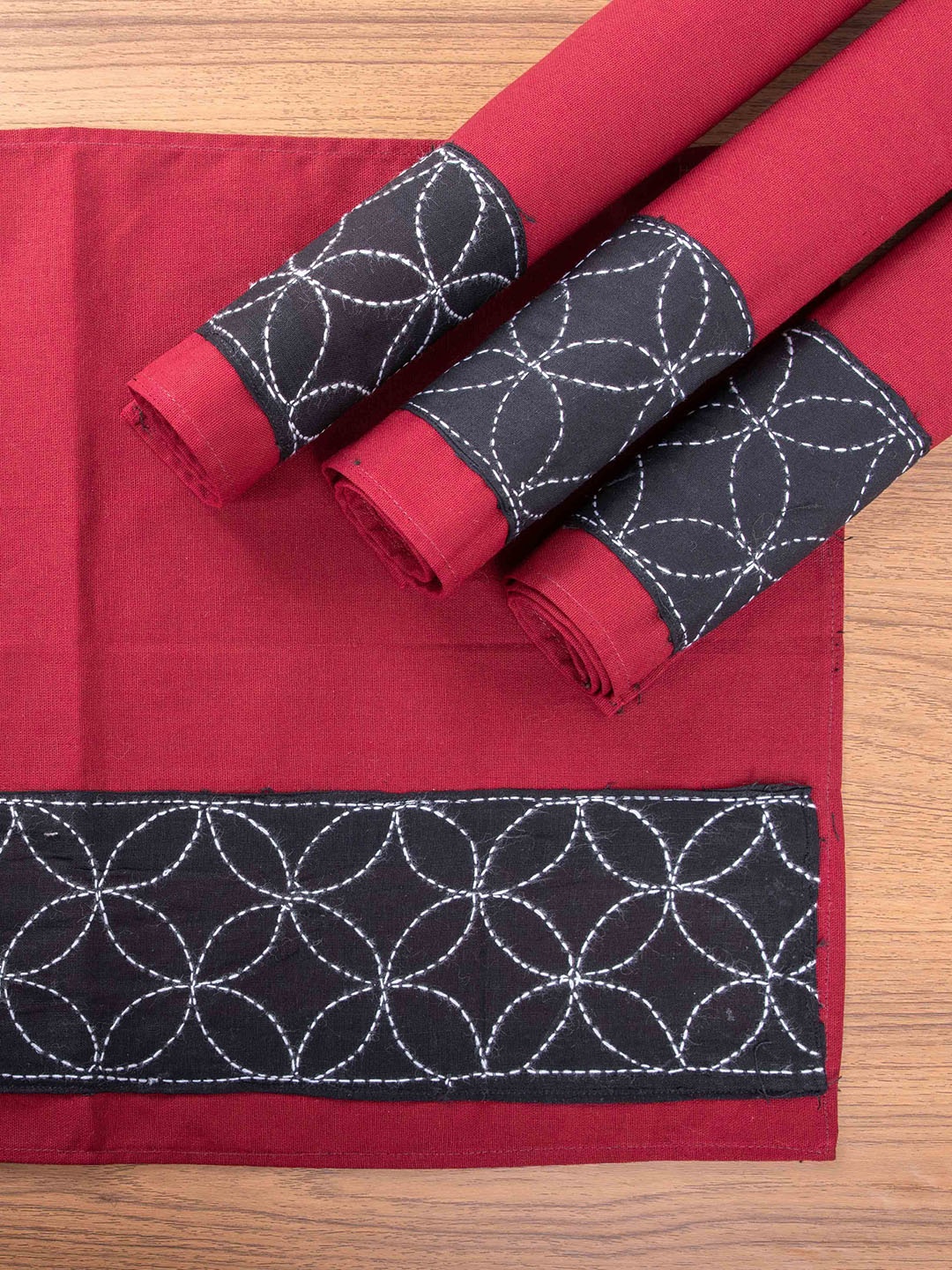 

ArtEastri Set of 4 Maroon & Black Kantha Embroidered Table Placemat Set of 4, Red