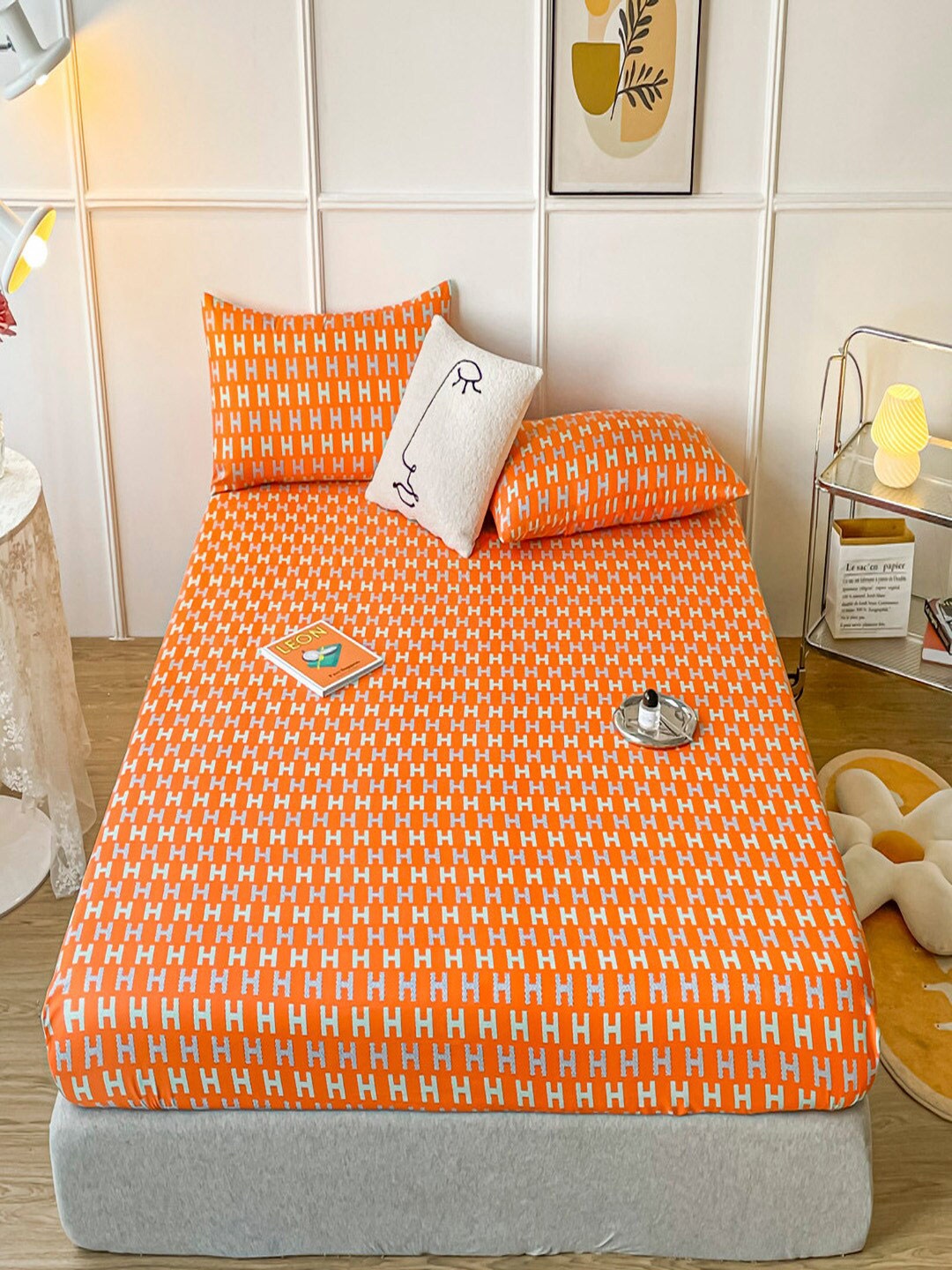 

JC HOME Orange Geometric Fitted 150 TC Queen Bedsheet With 2 Pillow Covers