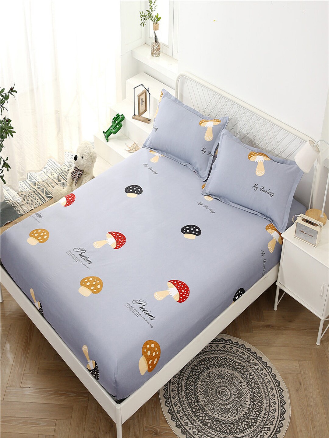 

JC Collection Grey Conversational Fitted 140 TC Queen Bedsheet with 2 Pillow Covers