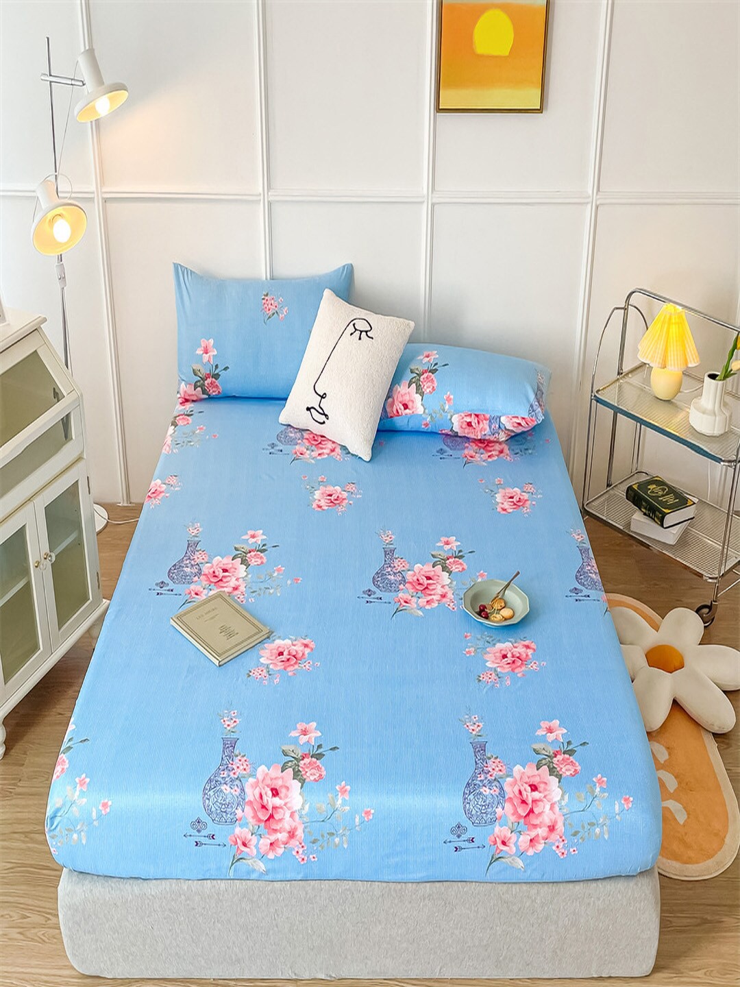 

JC Collection Blue & Pink Floral 150 TC Fitted King Bedsheet with 2 Pillow Covers