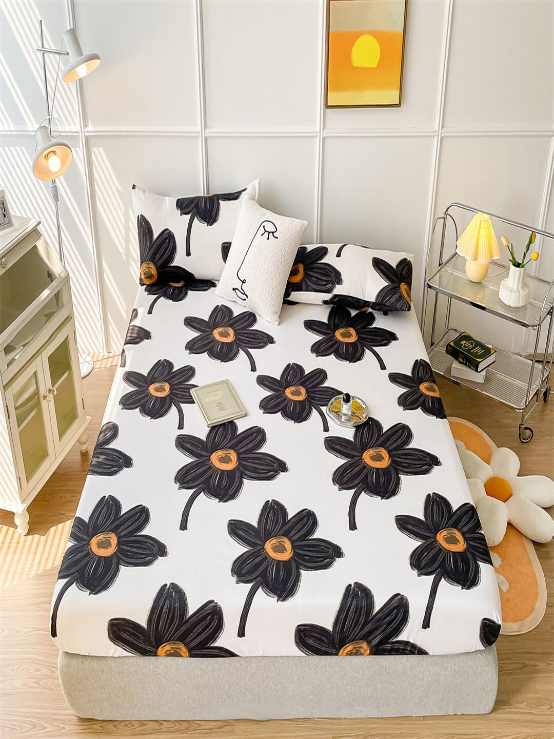 

JC HOME White & Black Floral 150 TC Fitted King Bedsheet with 2 Pillow Covers