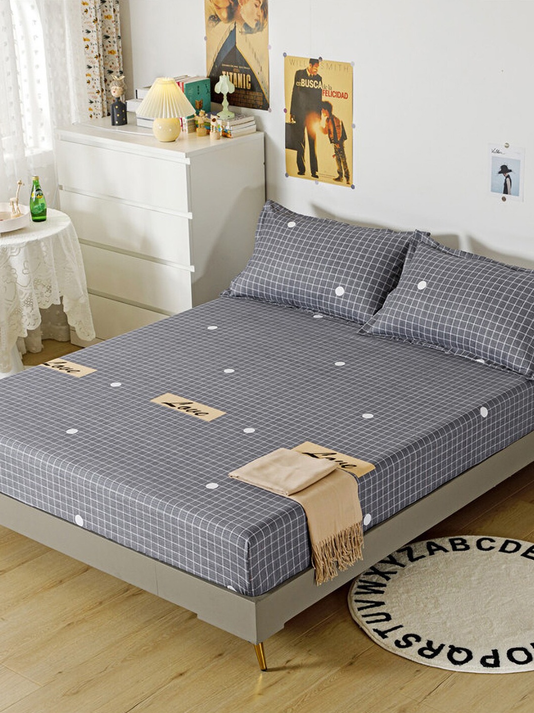 

JC Collection Grey & Beige Geometric 140 TC Queen Bedsheet With 2 Pillow Covers