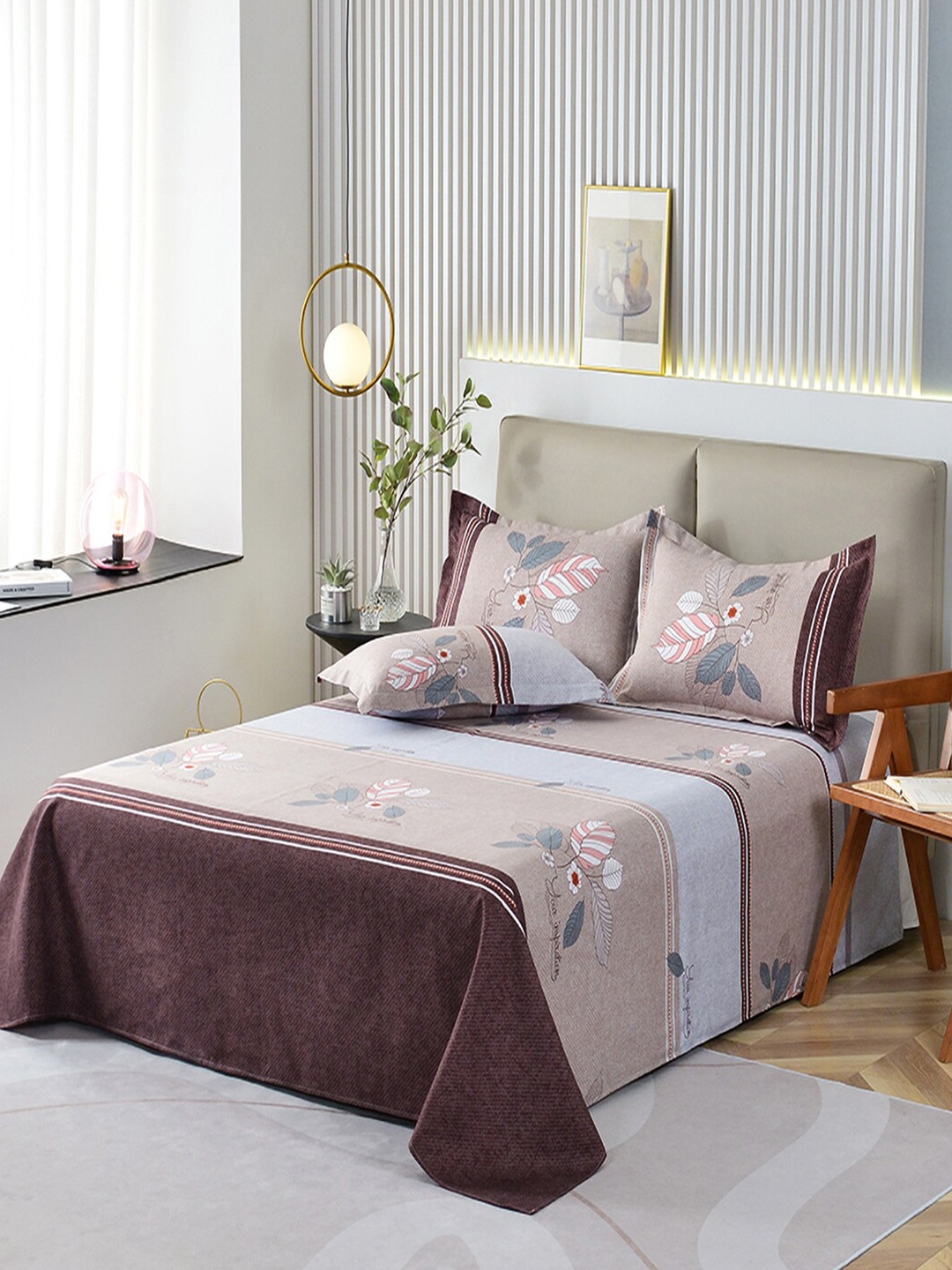 

JC HOME Brown & Grey Floral 140 TC King Bedsheet With 2 Pillow Covers