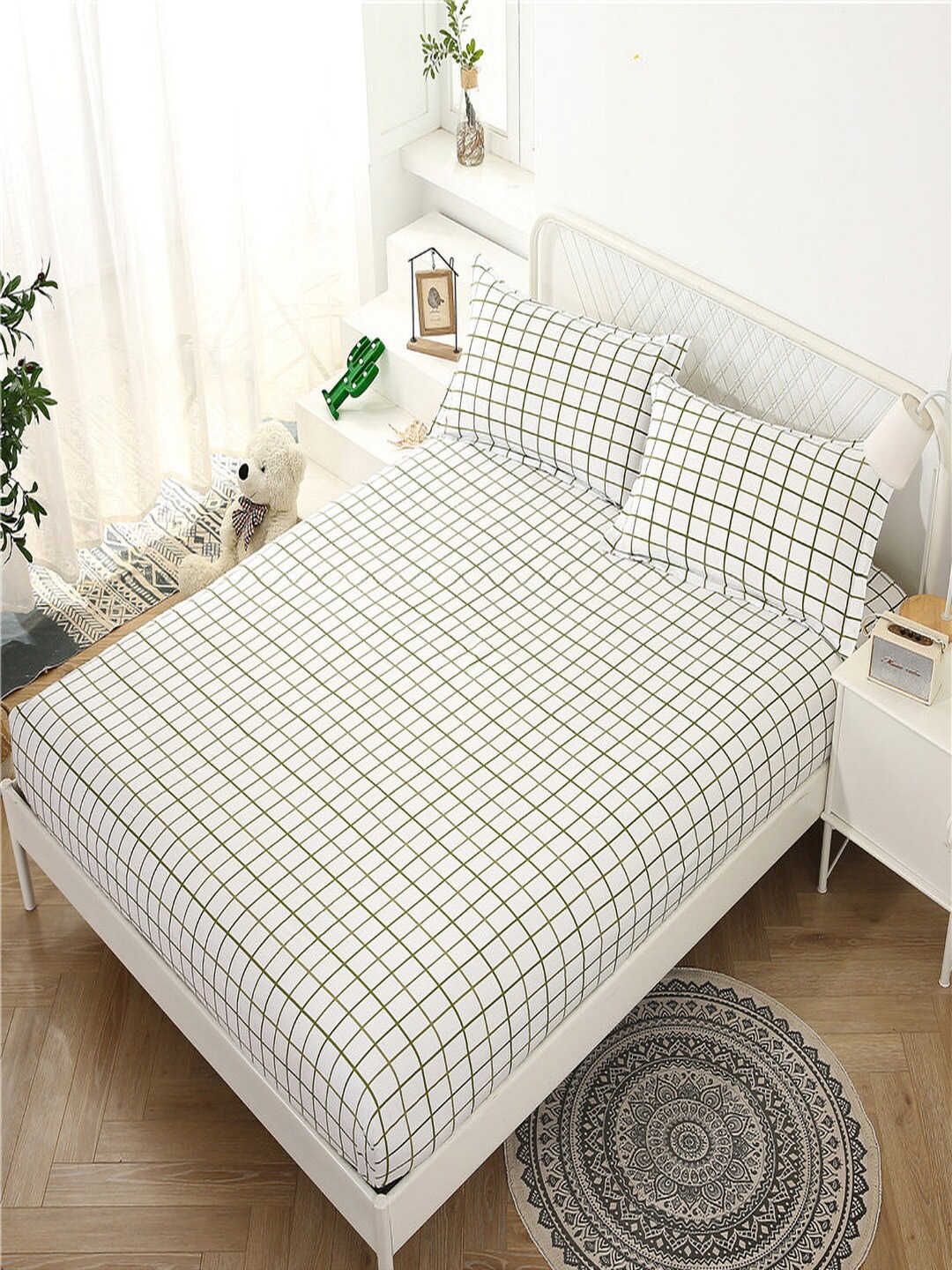 

JC Collection White & Green Geometric 140 TC Single Bedsheet With 1 Pillow Covers