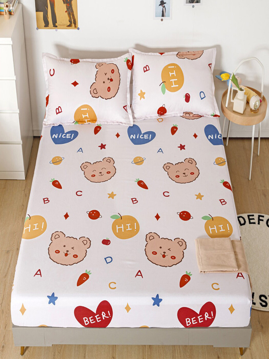 

JC Collection White & Beige Conversational 140 TC Queen Bedsheet With 2 Pillow Covers