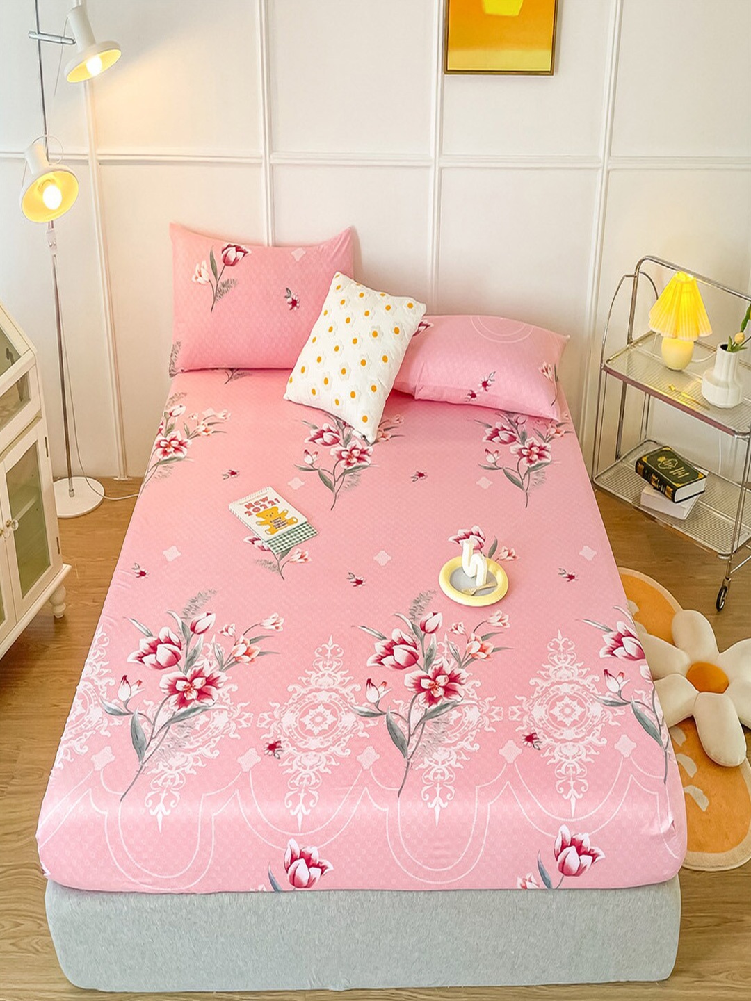 

JC Collection Pink & White Floral 150 TC Fitted Queen Bedsheet With 2 Pillow Covers